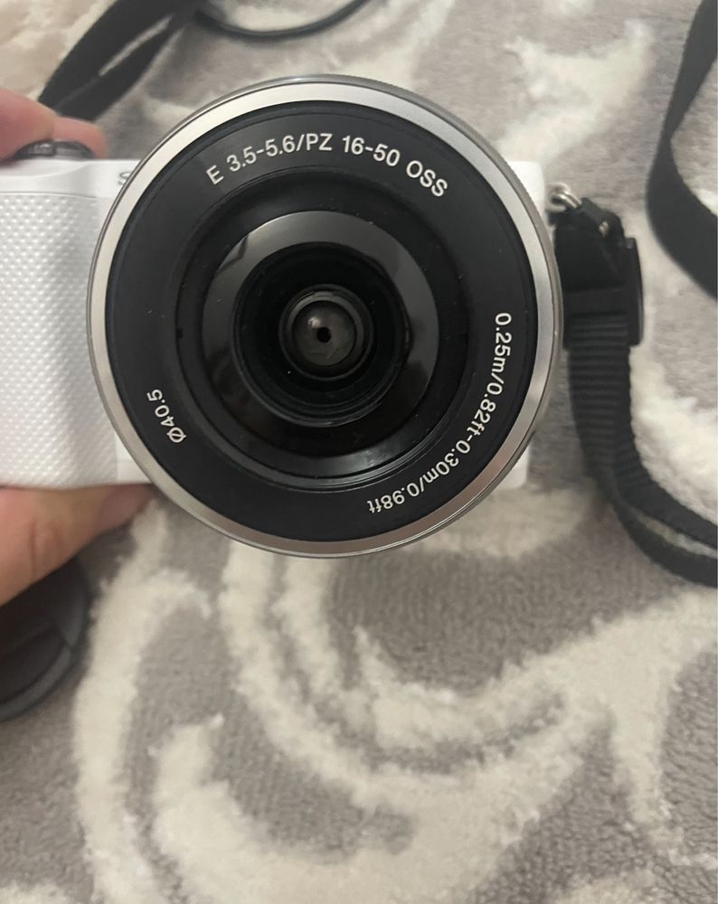 Sony Alpha, Цифровой фотоаппарат a5000