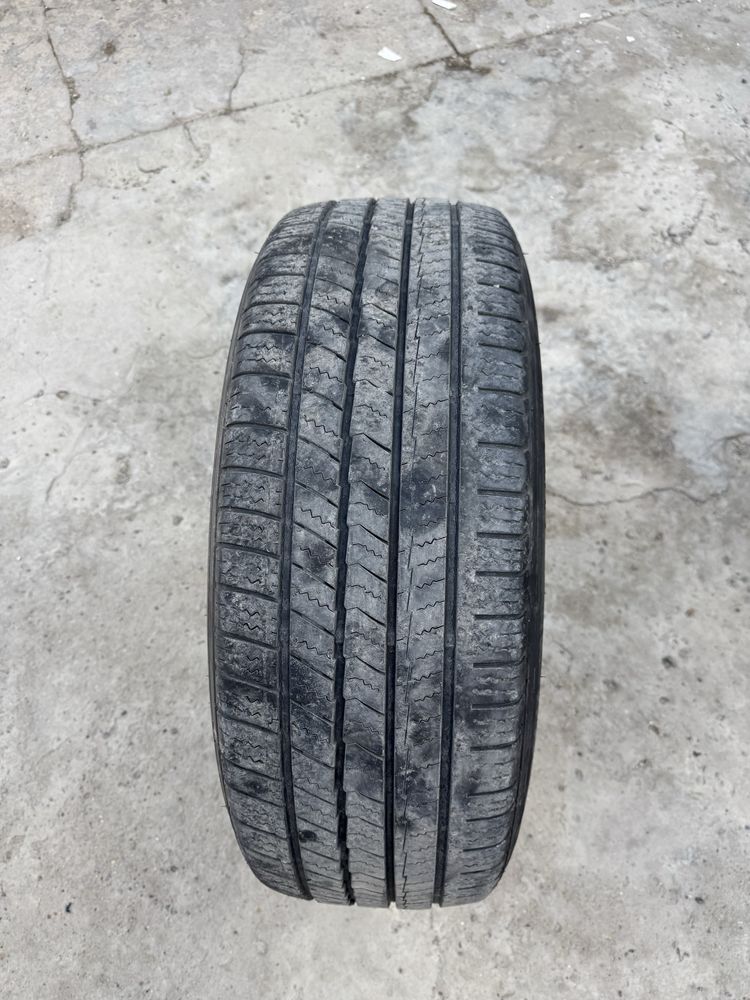 Шины размер 225/65 R17 - 4шт; 245/60 R18 - 2шт