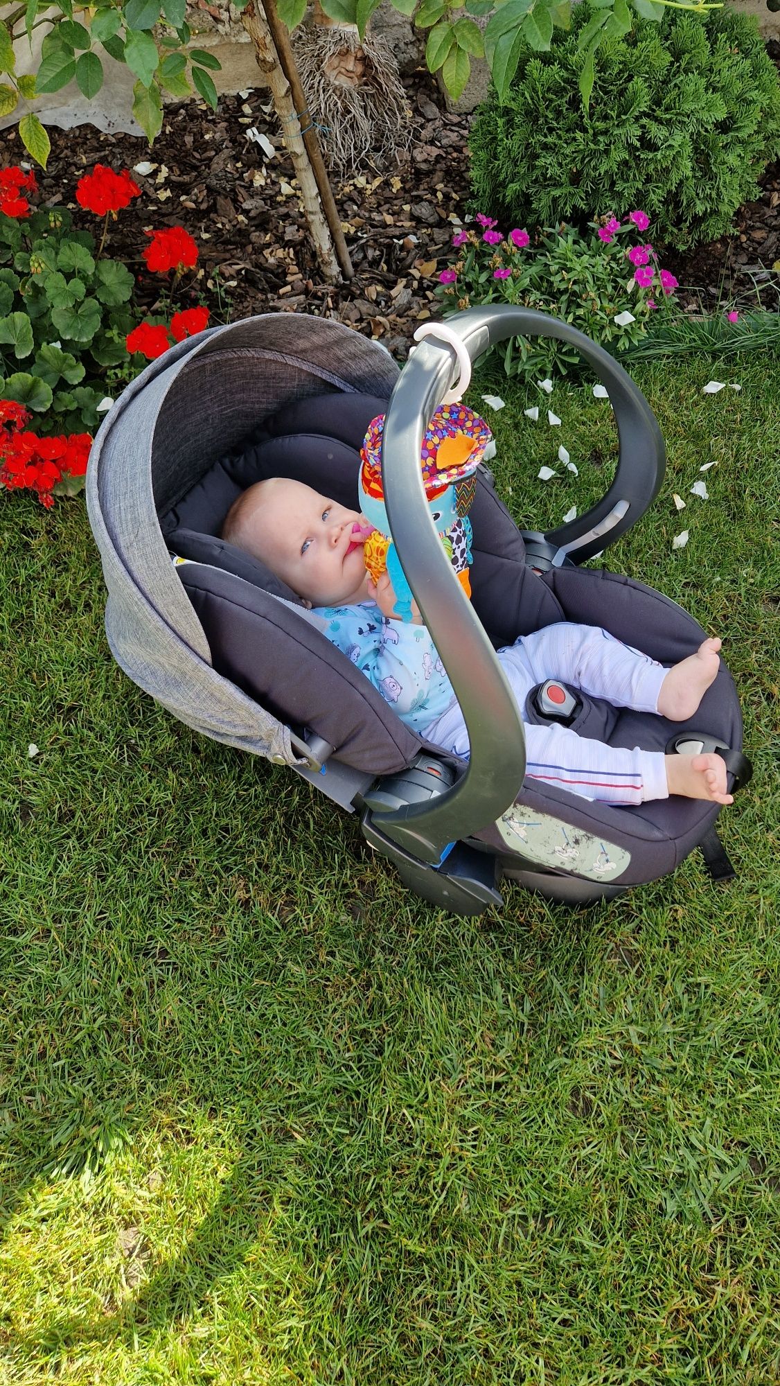 Продам автолюльку Stokke izi sleep