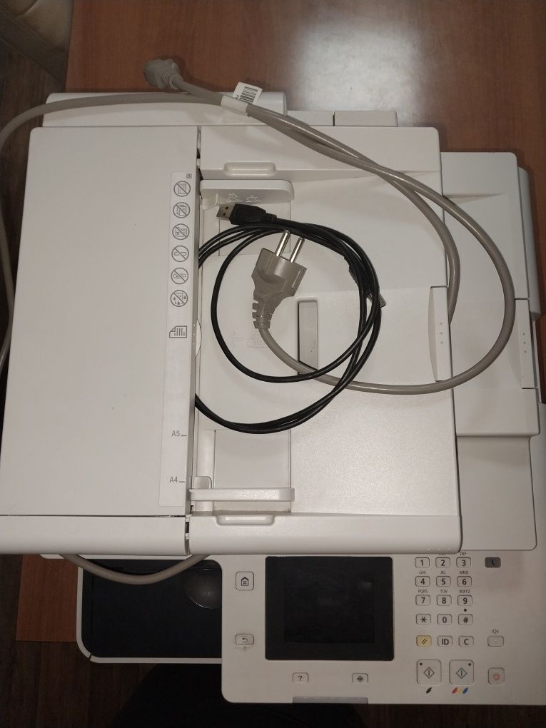 Принтер с МФУ лазерный цветной Canon i-SENSYS MF623Cn