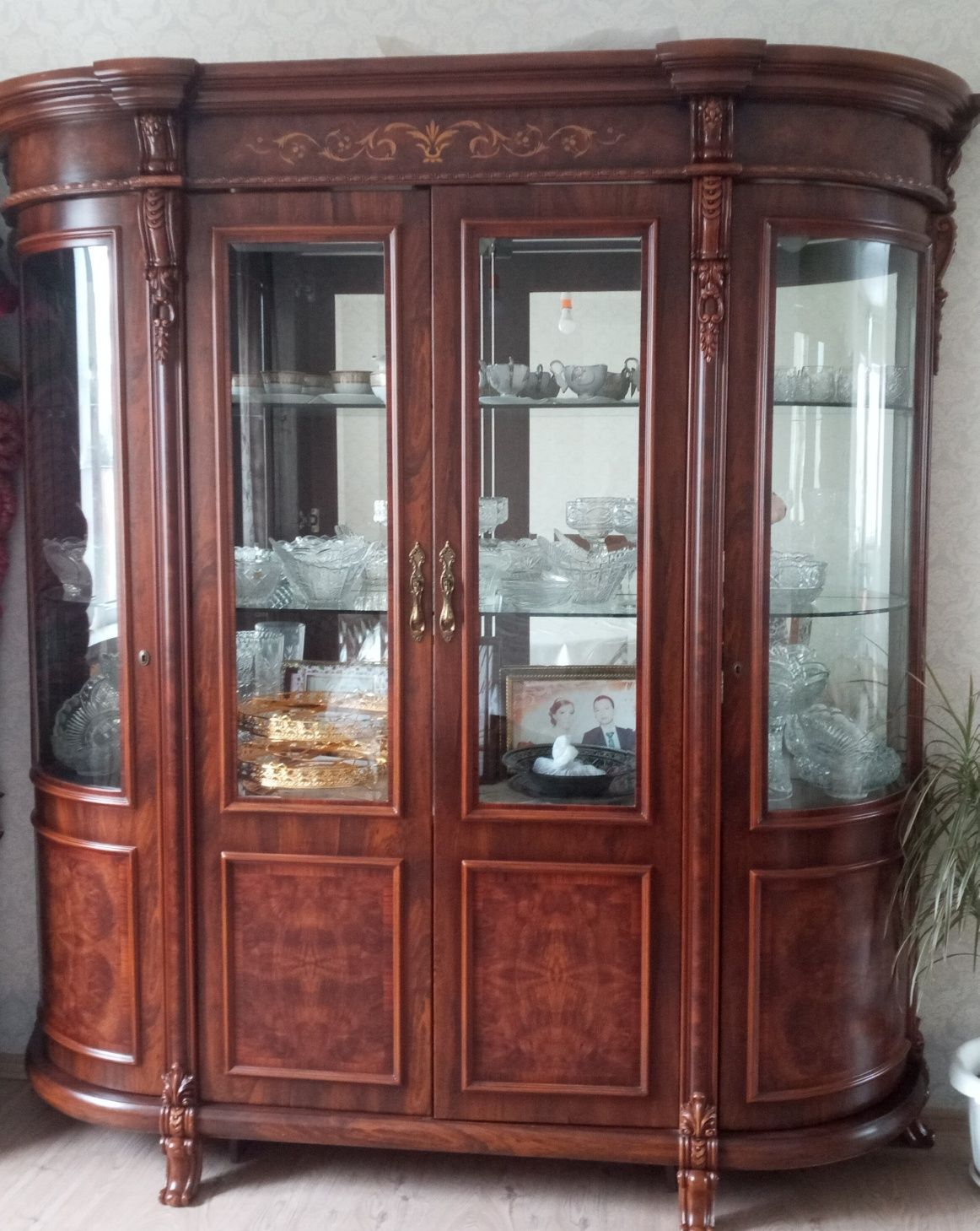 Гарнитура малазийский, мебель для гостиной, шкаф, сервант, стенка