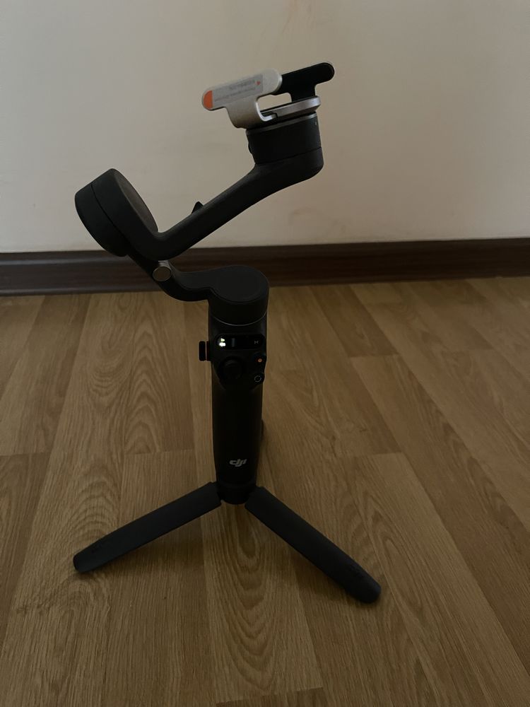 Продам стедикам dji osmo mobile 6 в хорошем состоянии