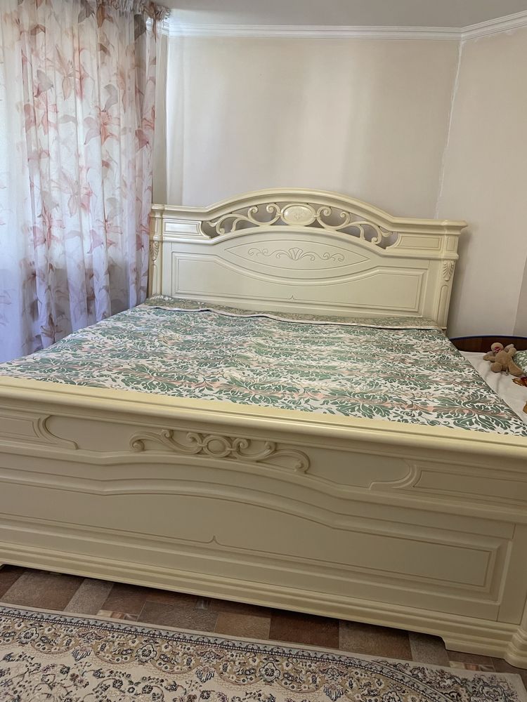 Продам спальный гарнитур СРОЧНО