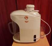 Соковыжималка Binatone рабочия