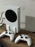 Xbox Series S 512gb с играми и 2 джойстика