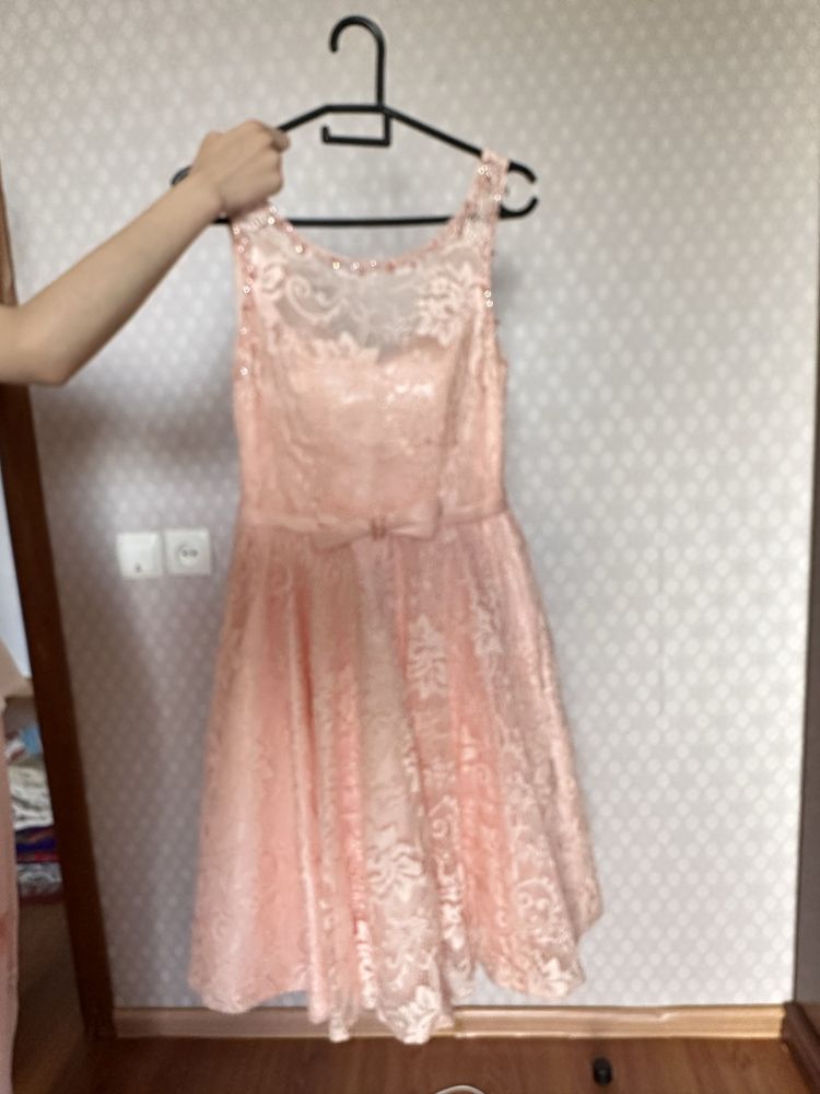 Продам платья вечерние
