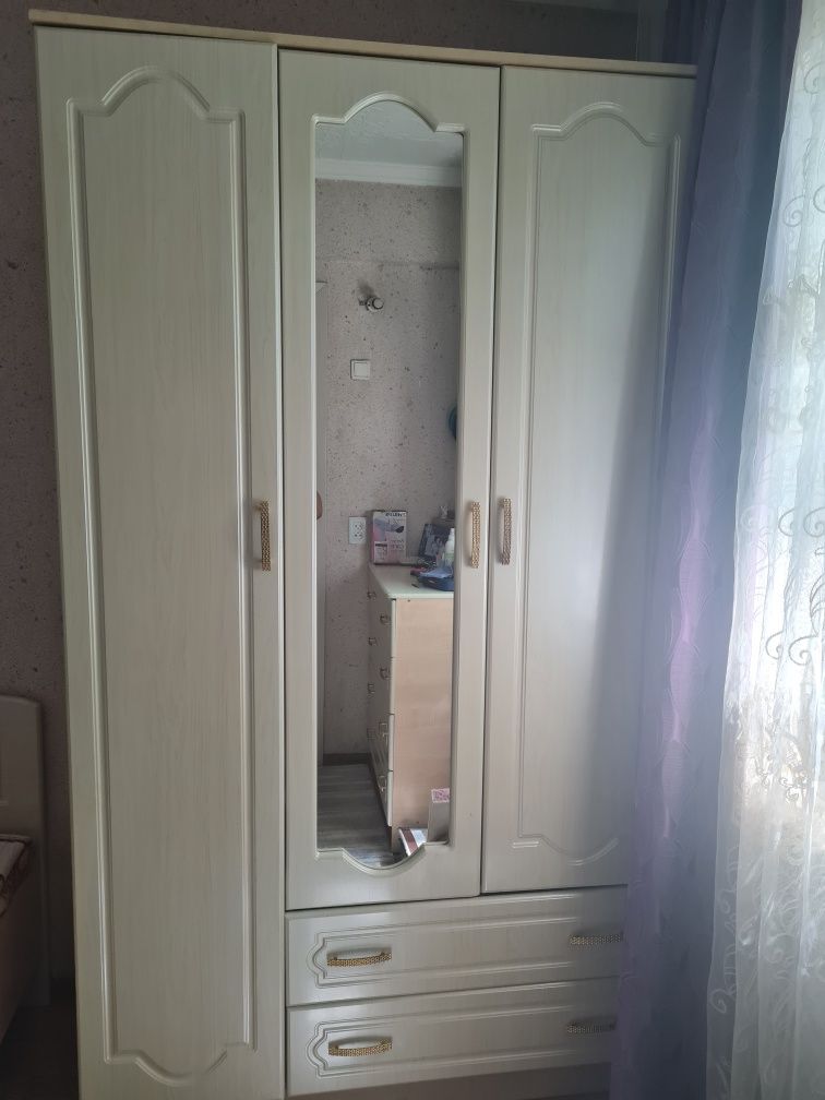 Спальный гарнитур
