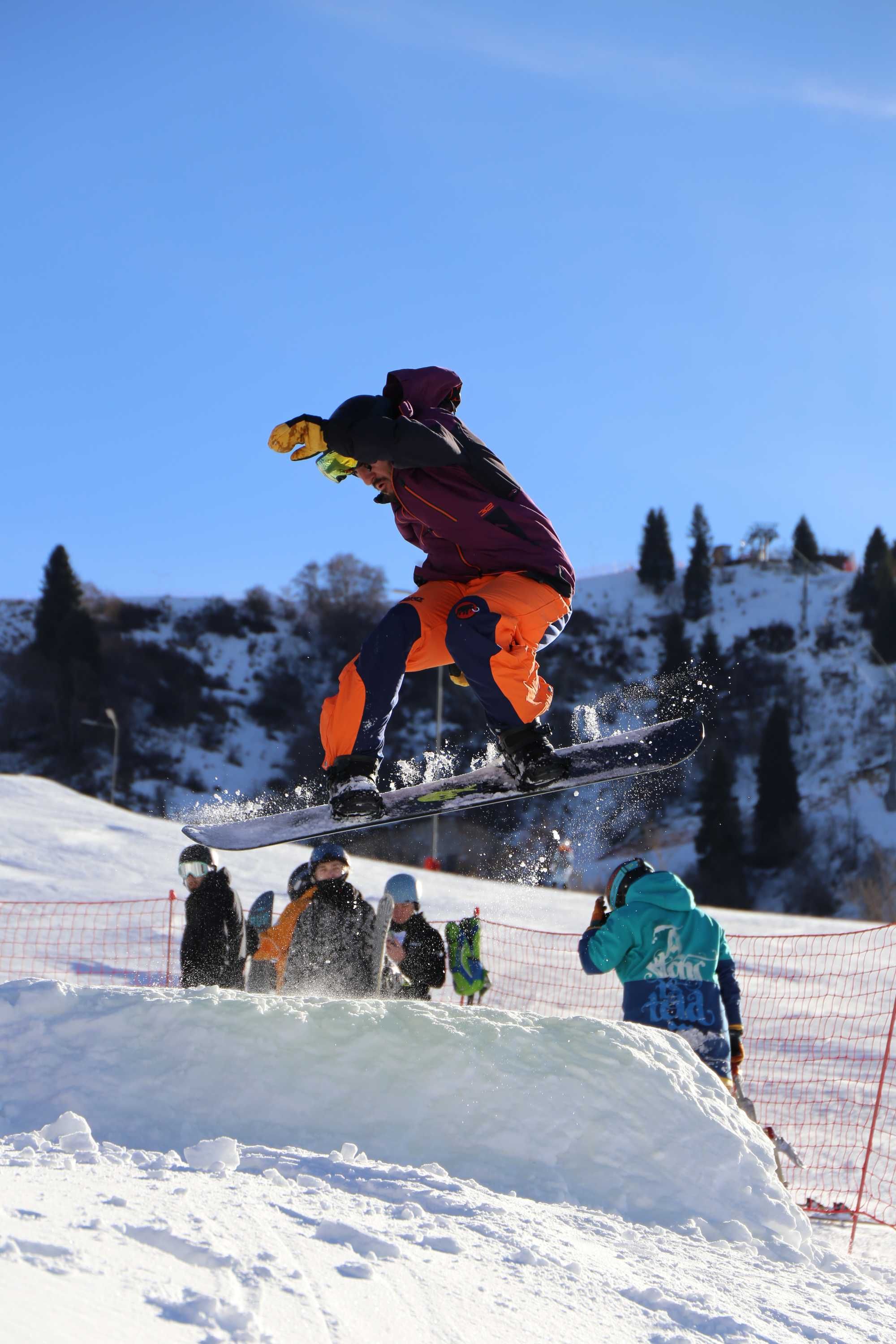 Сноуборд школа (инструктор) - Snowboard School