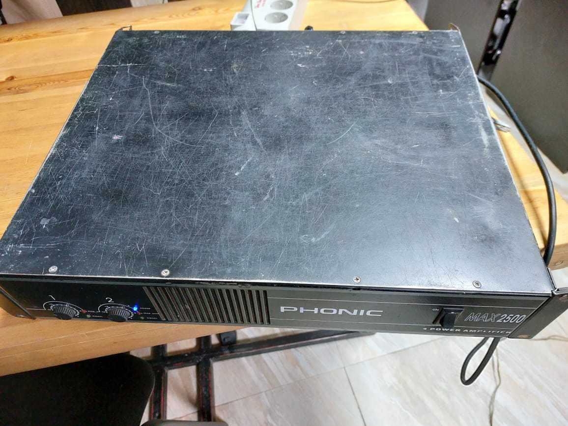 усилитель звука Phonic MAX 2500