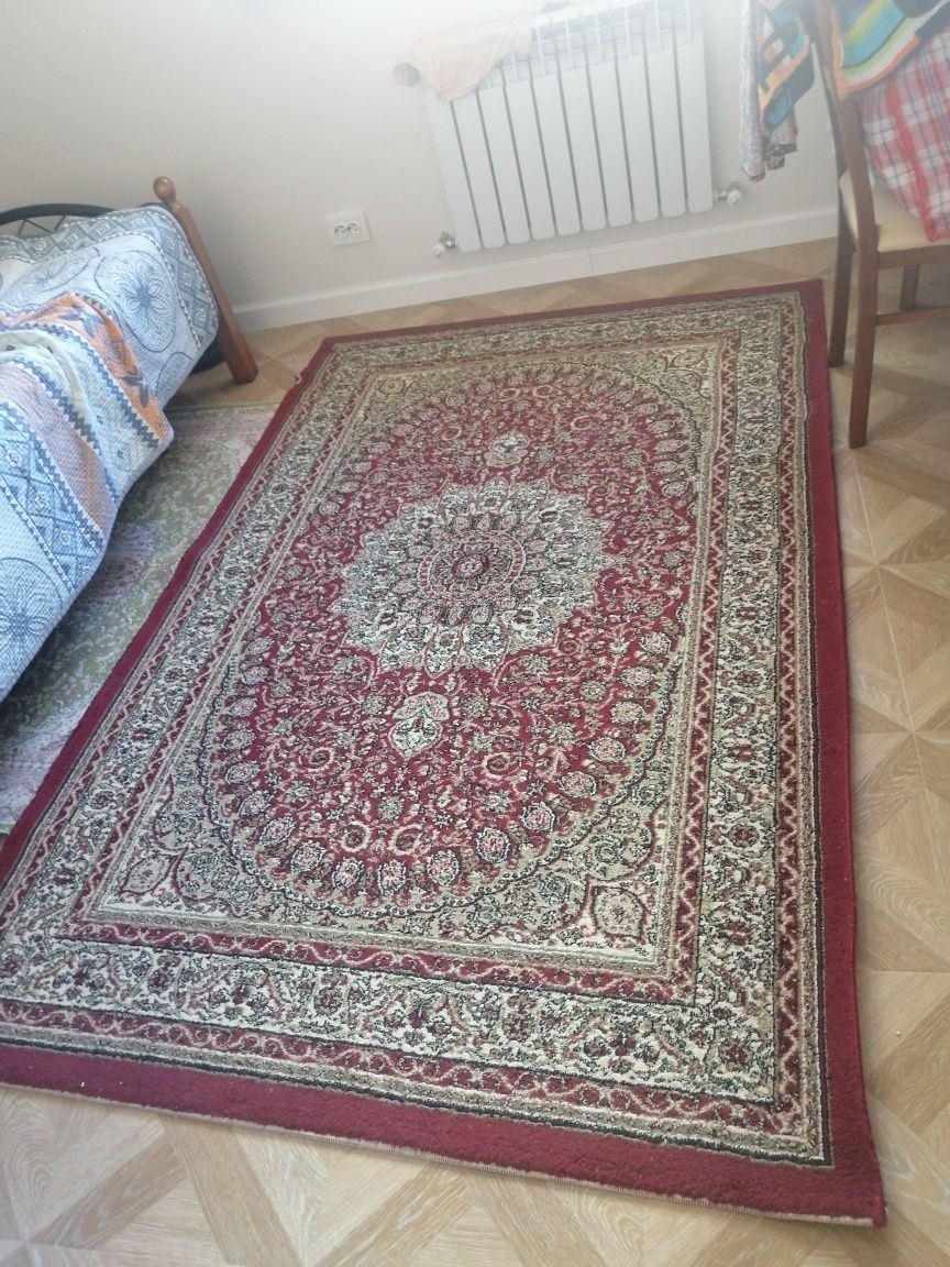 Продам ковер в отличном состоянии