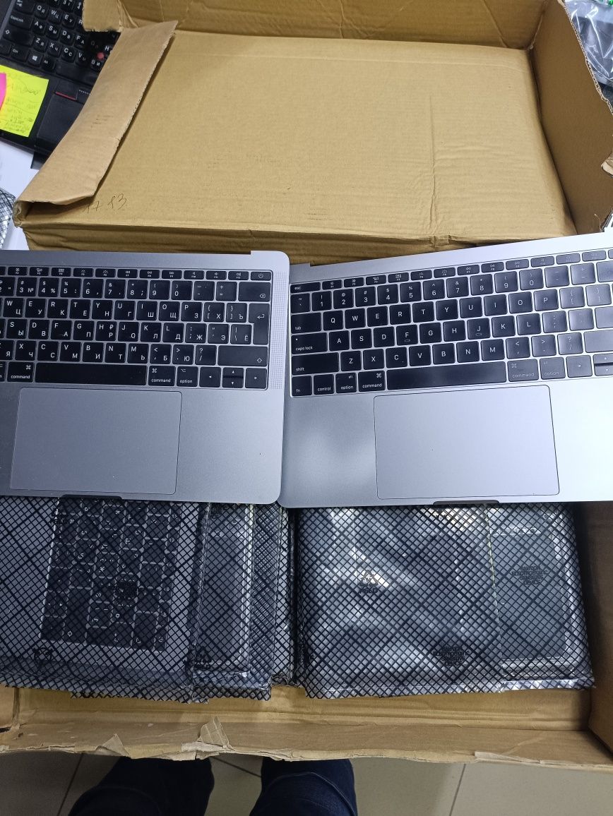 Клавиатуры для ноутбуков Apple