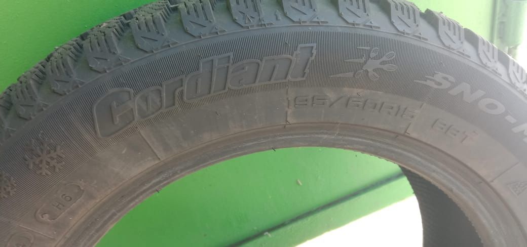 Продам комплект зимней резины, 4шт, 195/60 R15.