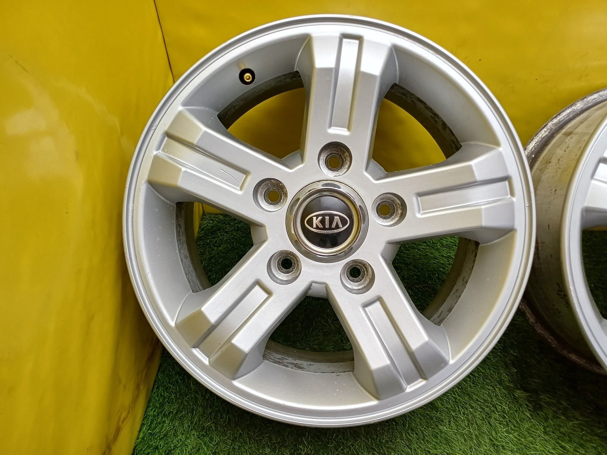 Диски R16 5×139.7 на Kia Sorento