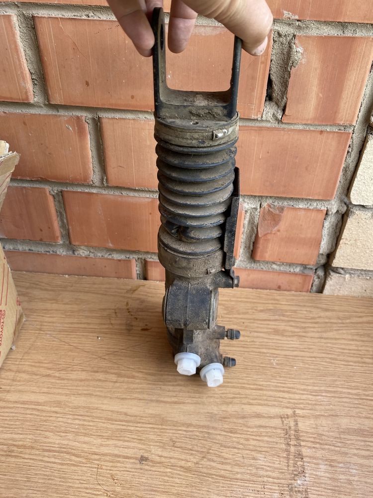 Продаю KDSS TOYOTA 200 задний