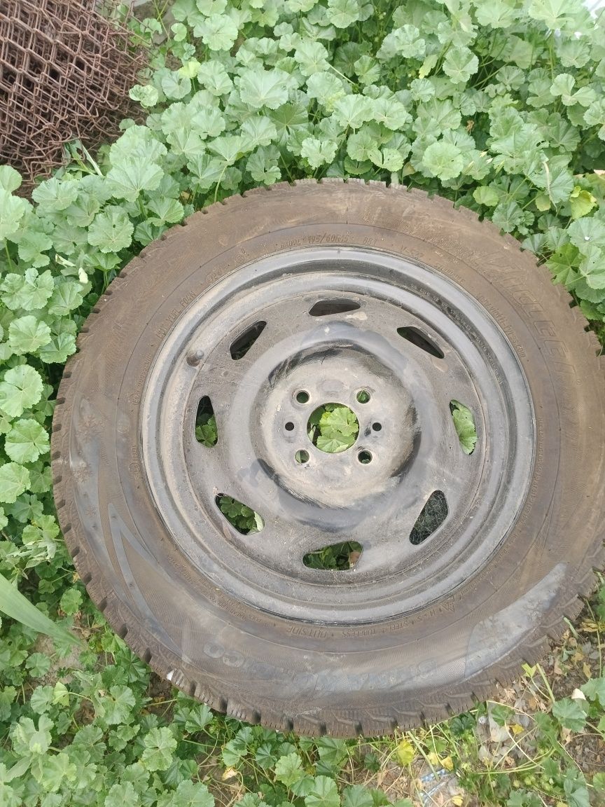 Продам зимние шины