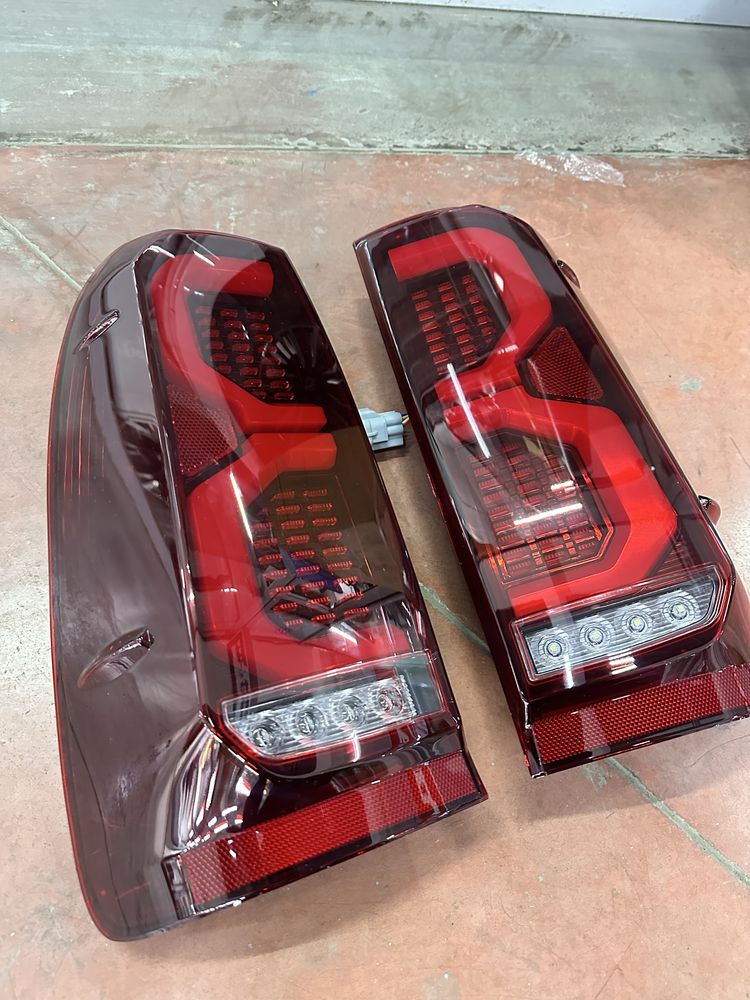 Toyota HILUX фонари задние