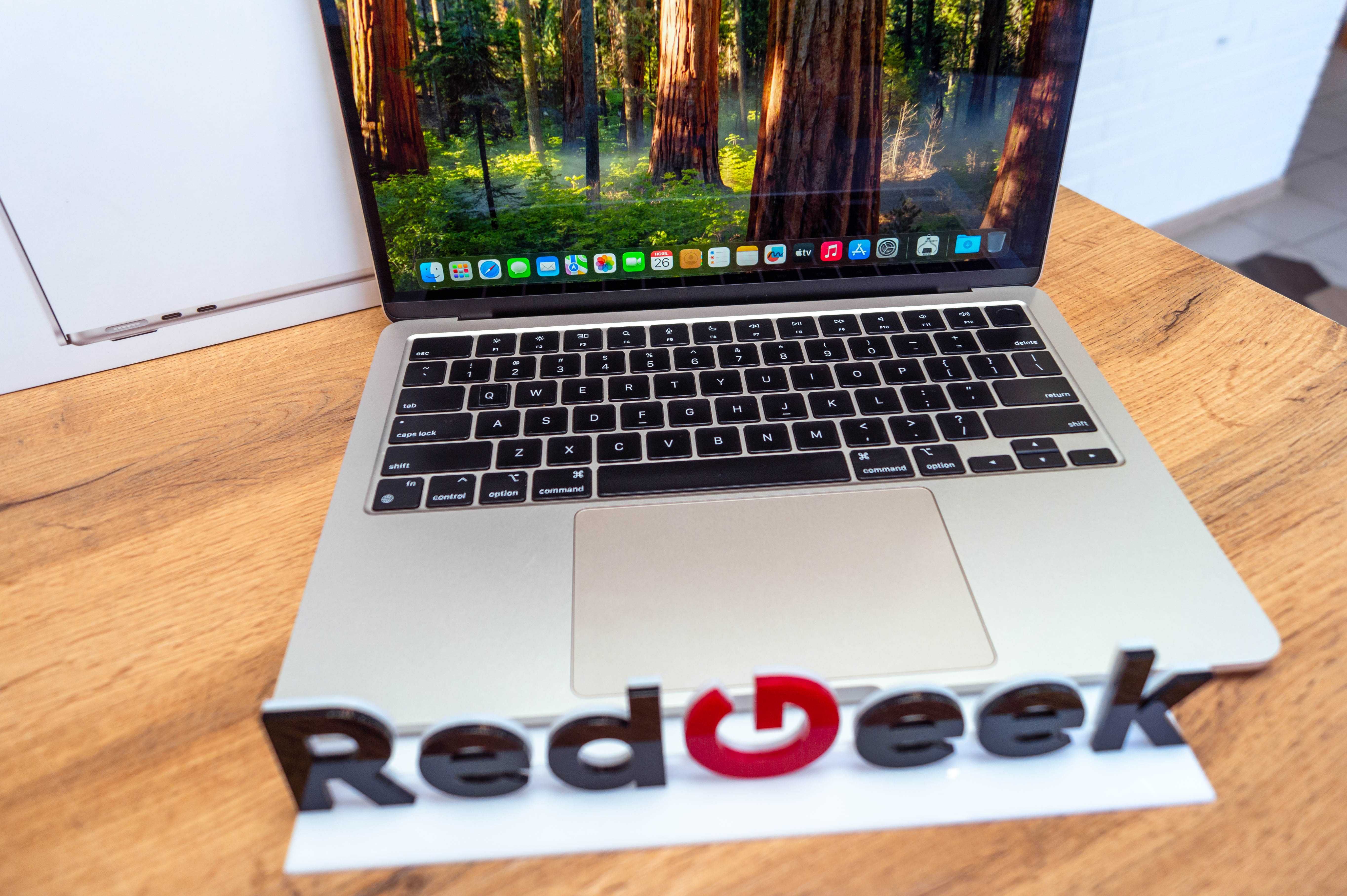 MacBook Air 13.6" | M2| 8GB/256GB |Магазин Red Geek