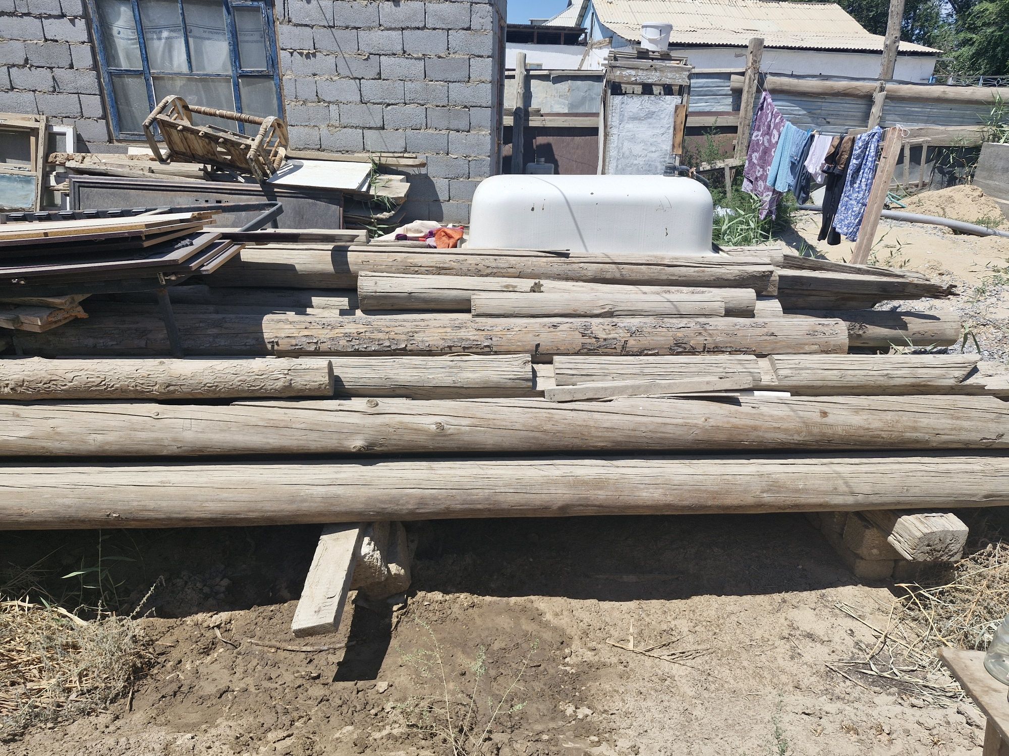 Продаются б/у бревна (разные размеры)