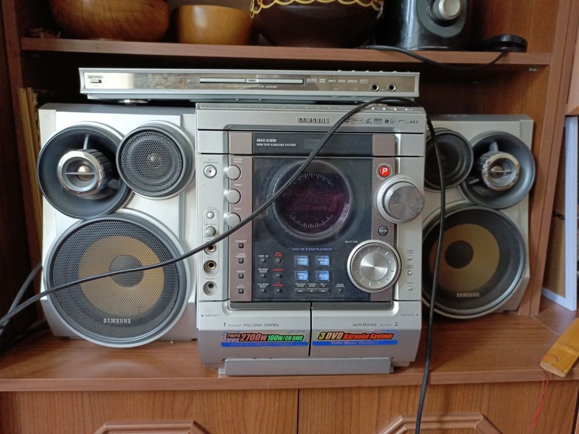 Продам музыкальный центр SAMSUNG MAX-KJ650 3DVD Karaoke system