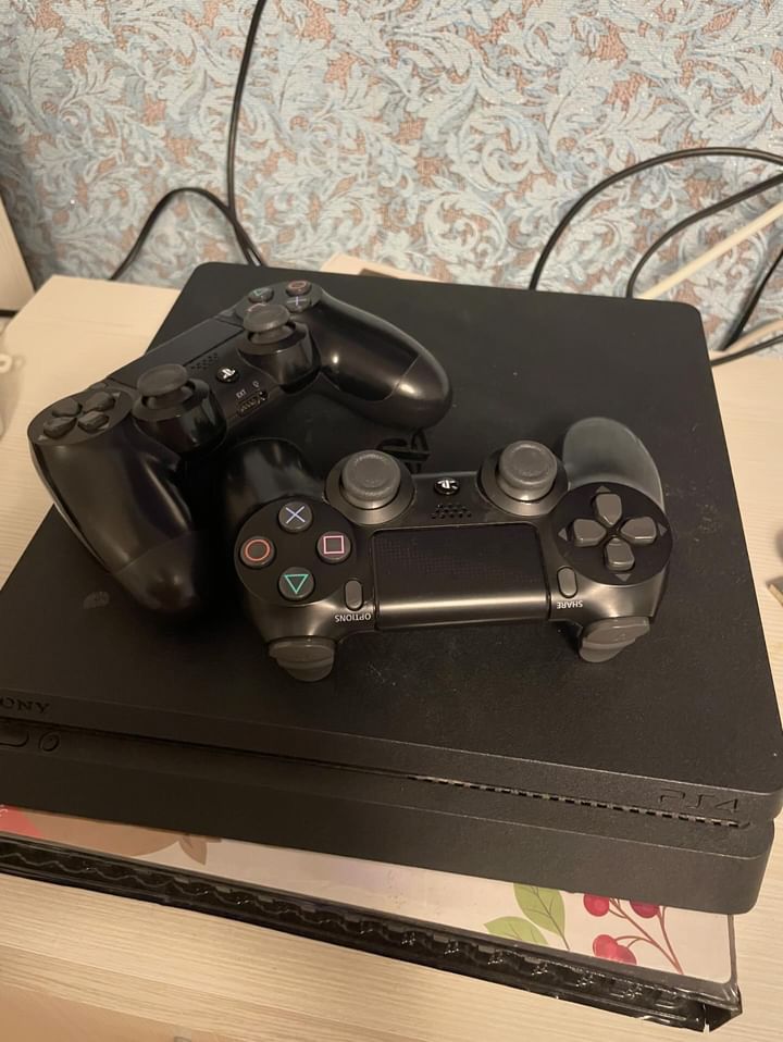 Sony PlayStation 4