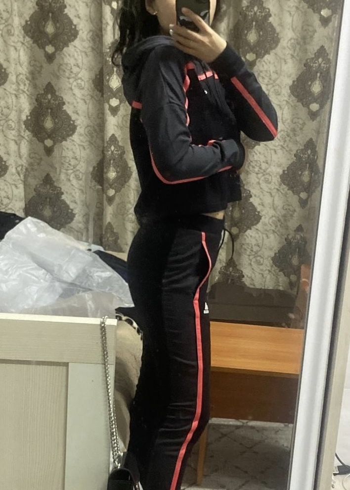 Новый спортивный костюм Adidas