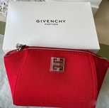 Продам косметичку Givenchu