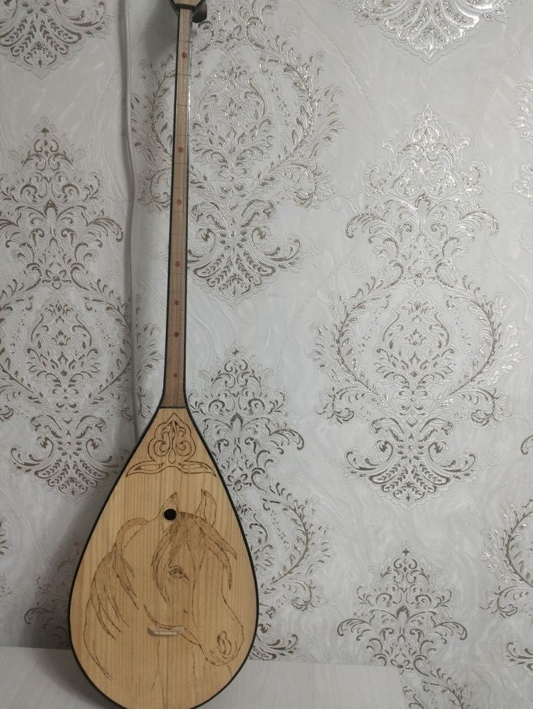 Домбыра сатылады жаңа