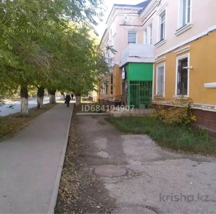 Магазин на площади продаю