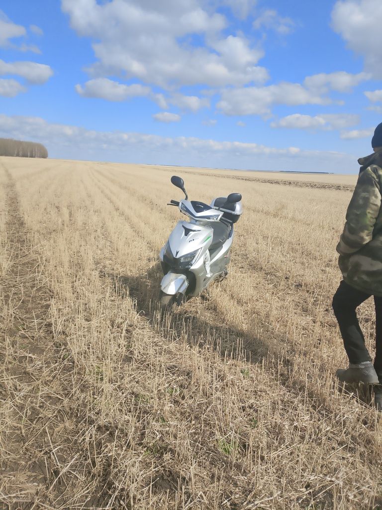 Скутер продам срочно