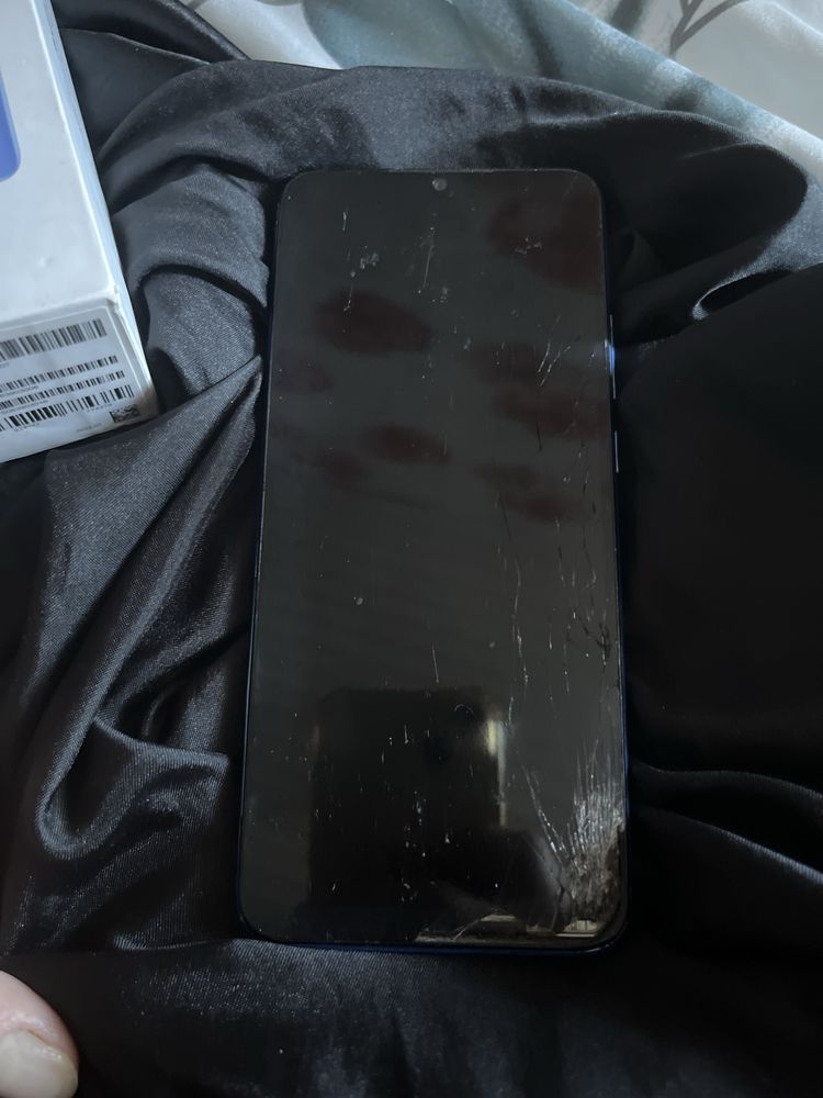 Продам redmi 10c разбит экран