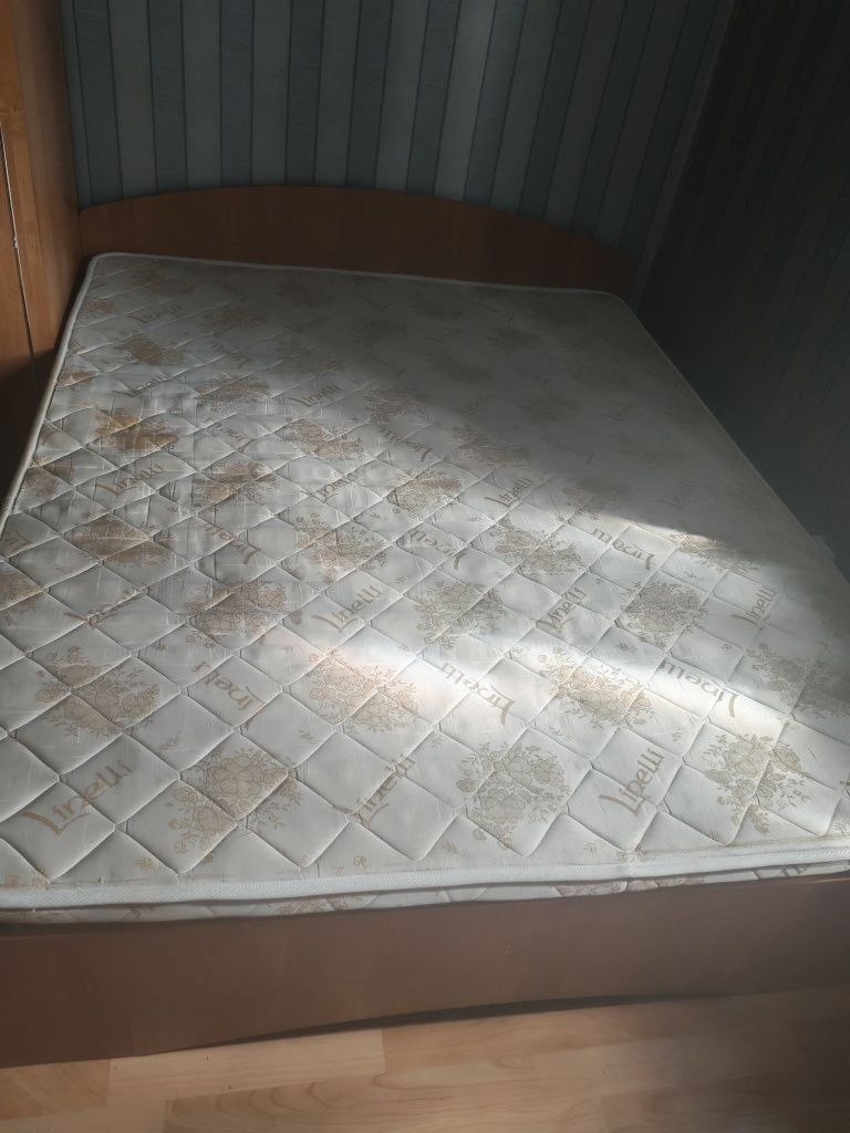 Продам кровать б/у