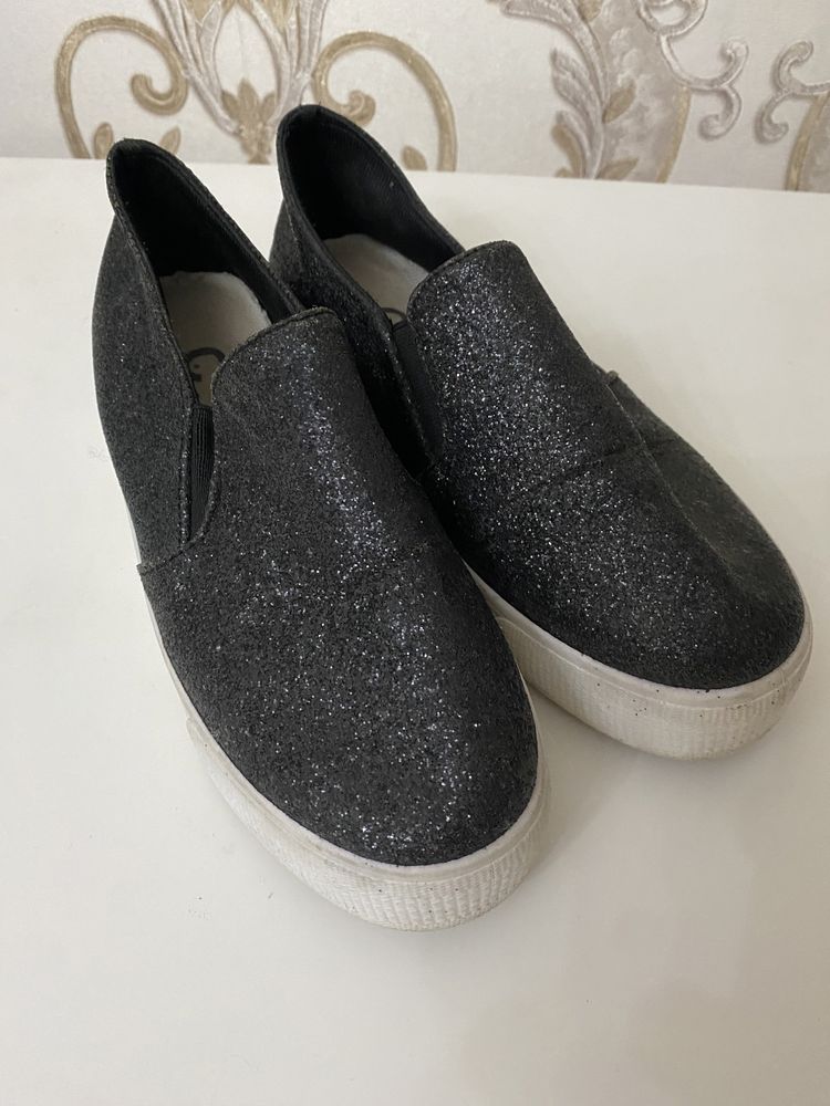 Продам женскую обувь