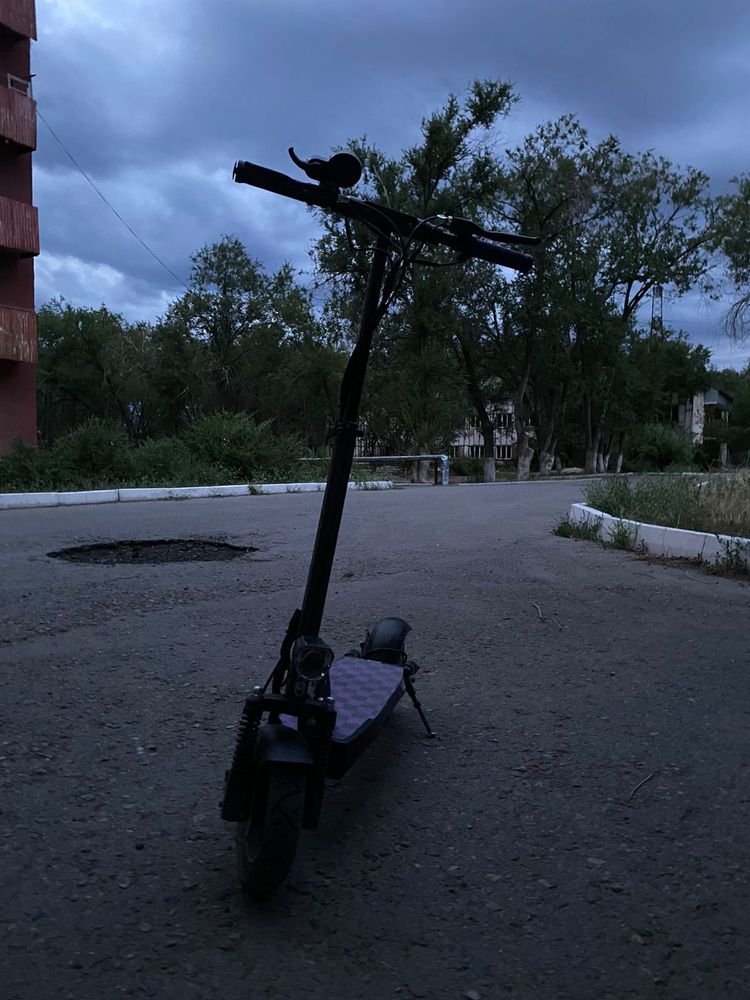 Продам электро самокат