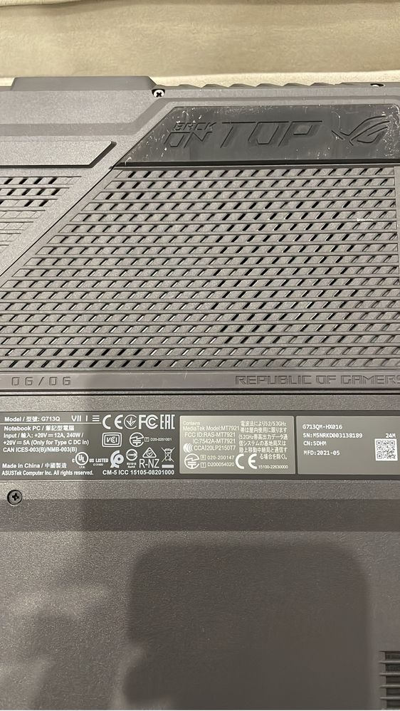 Asus ROG G713QM.