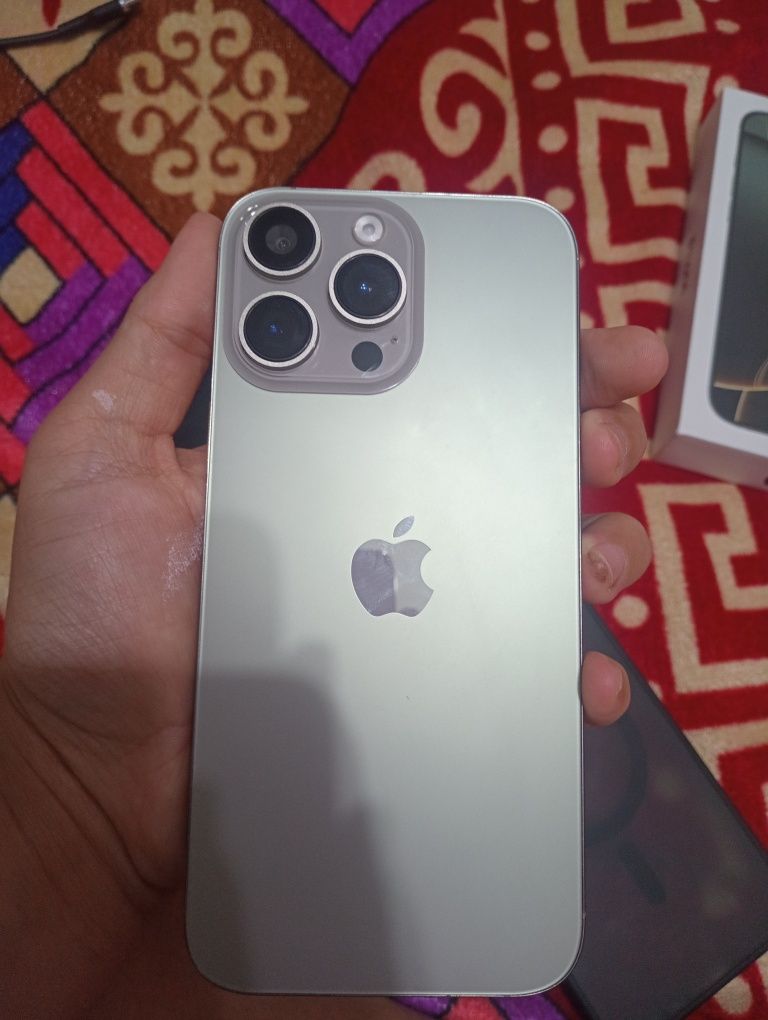 iPhone 16 pro maks