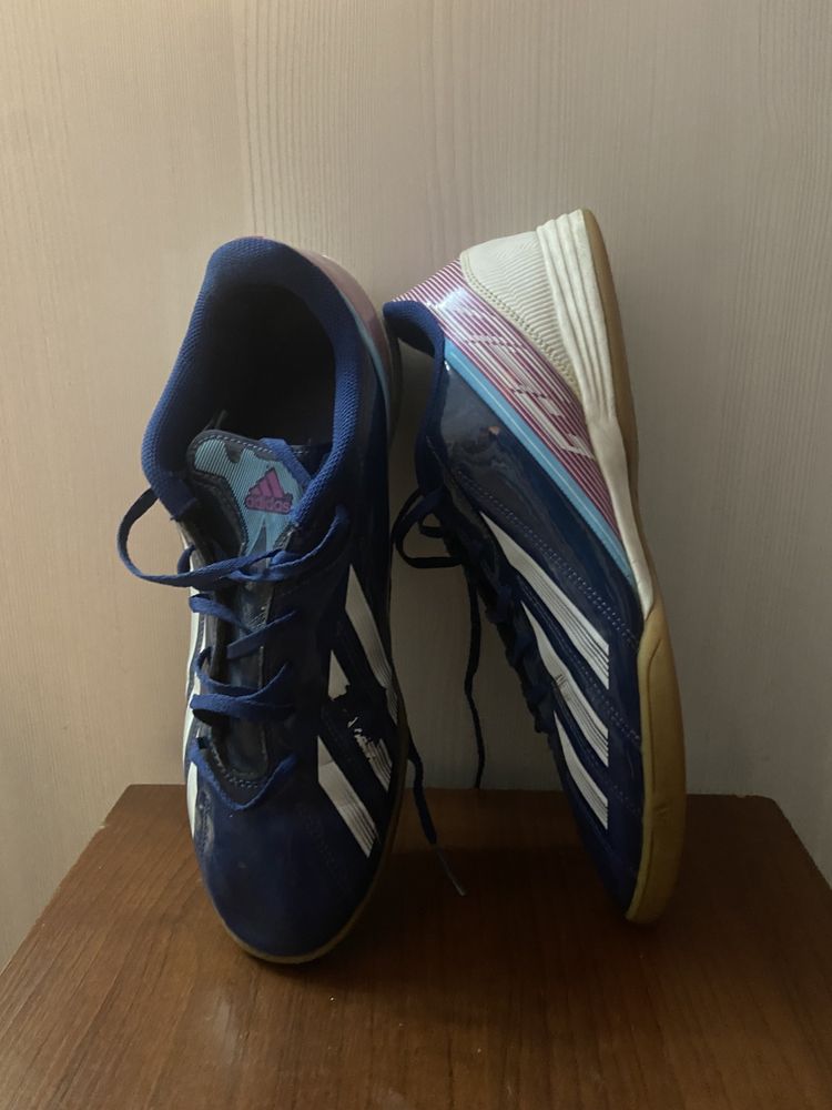 Adidas f10 обувь для зала