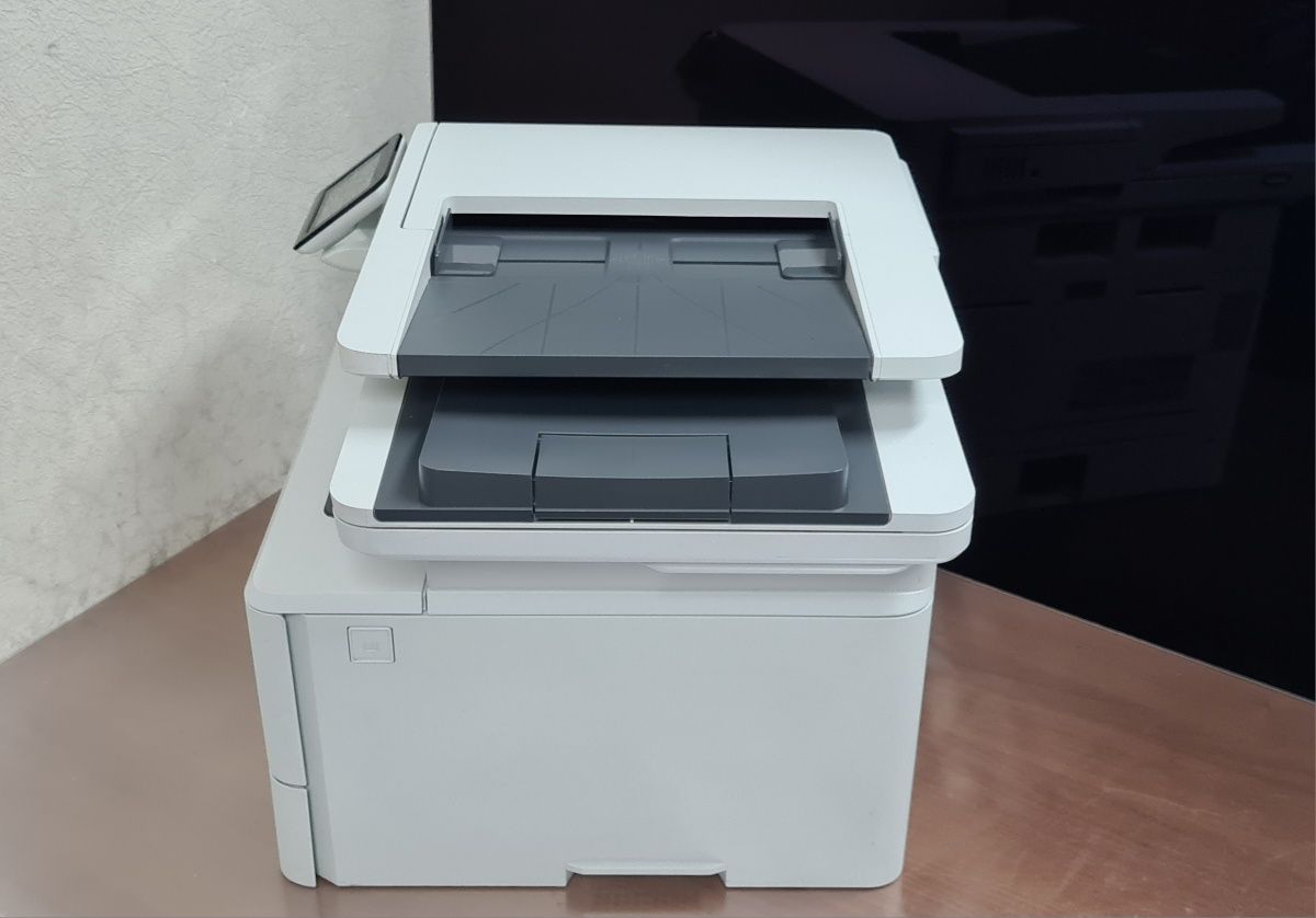 Продаю черно-белый лазерный принтер 3в1 HP LaserJet M426dw c WiFi