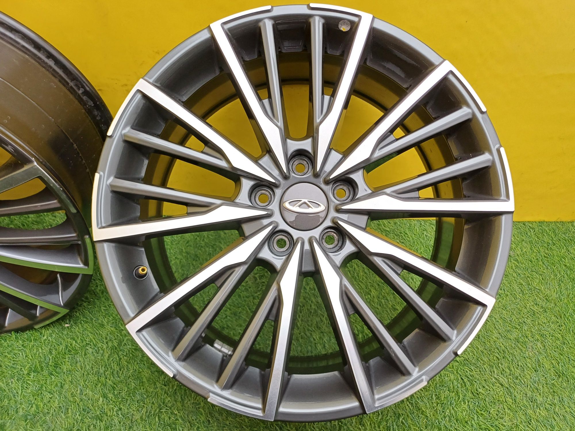 Диски R18 5×108 на Chery и другие.