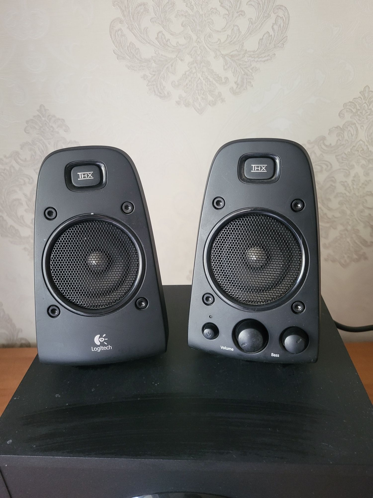 Продам колонки Logitech z623