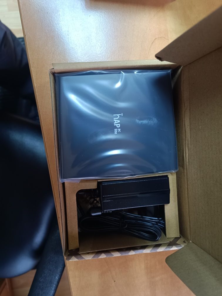 Продам Mikrotik 952