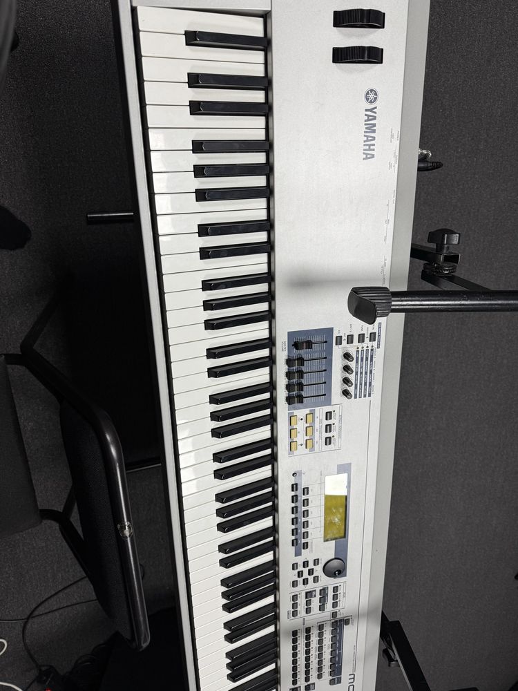 Синтезатор, рабочая станция YAMAHA MO-8 в отличном состоянии!
