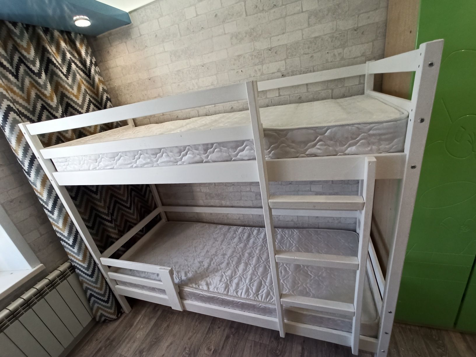 Продам двухъярусную кровать