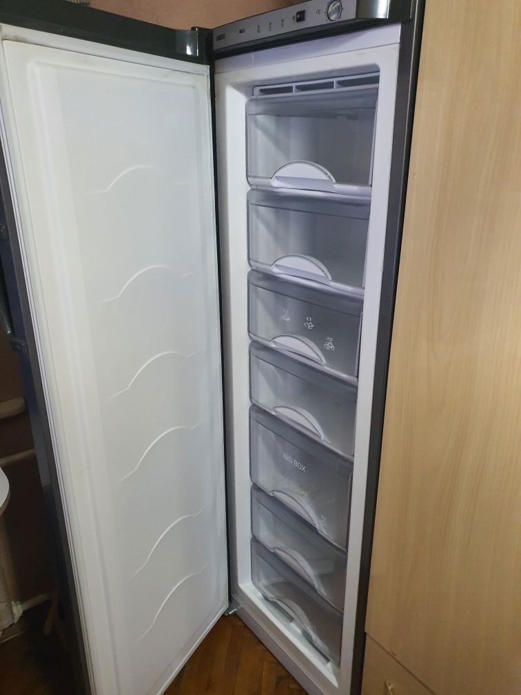Продам морозильник