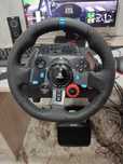 Продам игровой руль Logitech g29