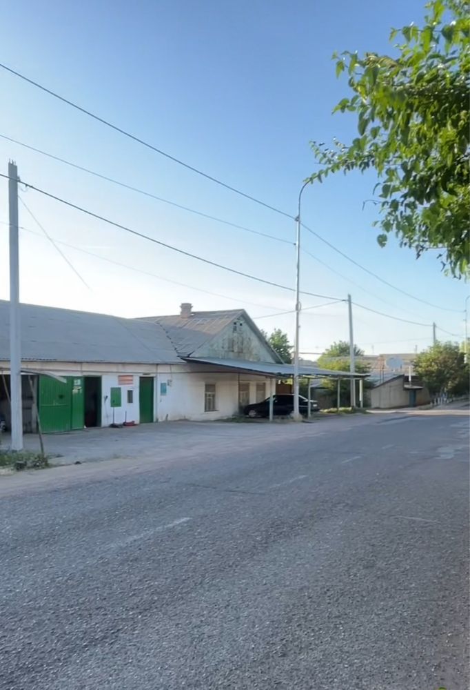 Қаланың Орталығында Бизнеспен Үй Сатылады