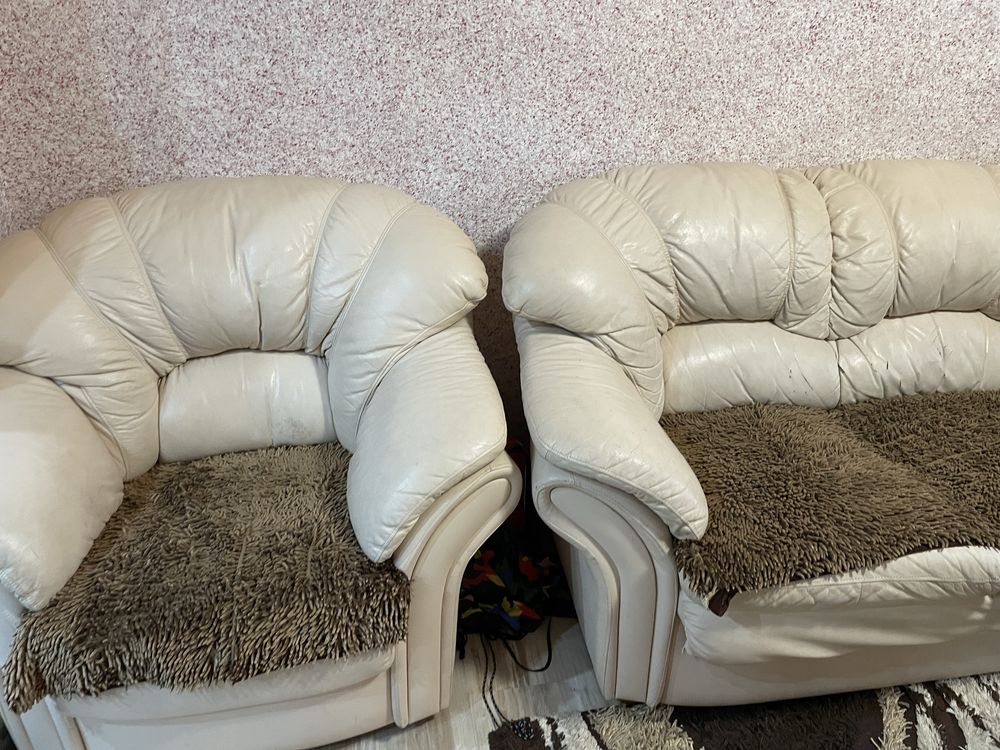 Продам диван с 2 мя креслами