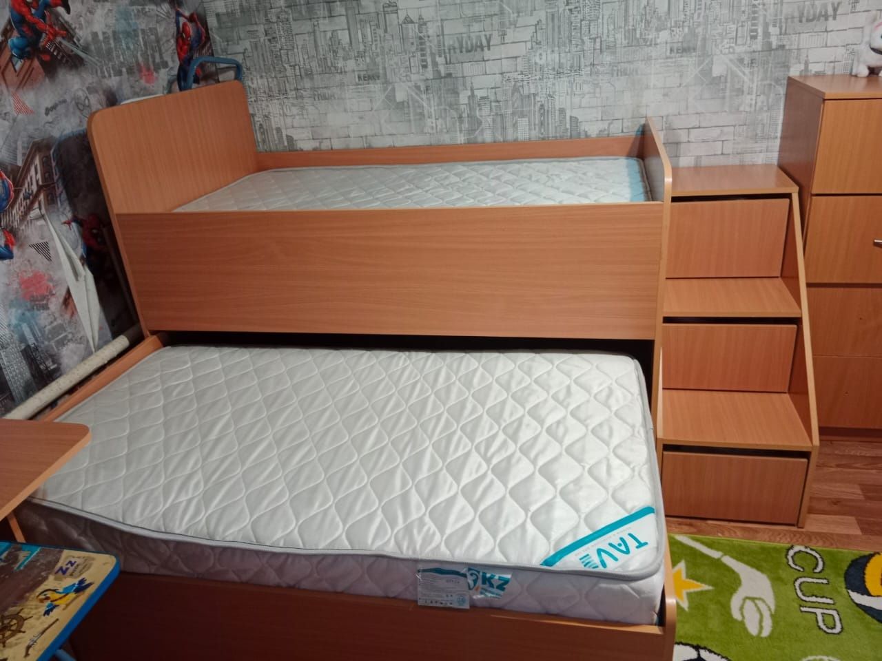 Продам 2-х ярусную кровать