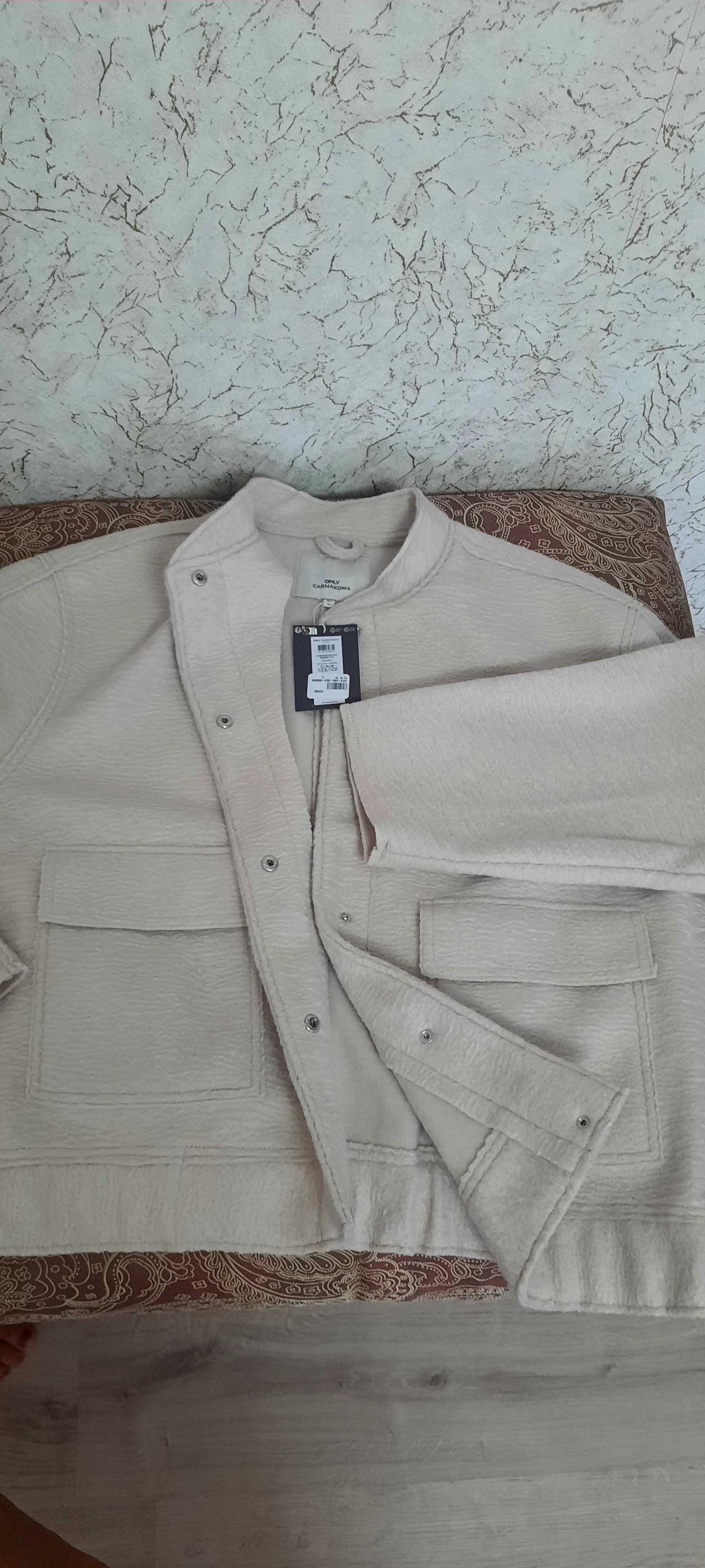 Новый бомбер/полупальто. Английский брэнд Carmakoma. Оригинал!