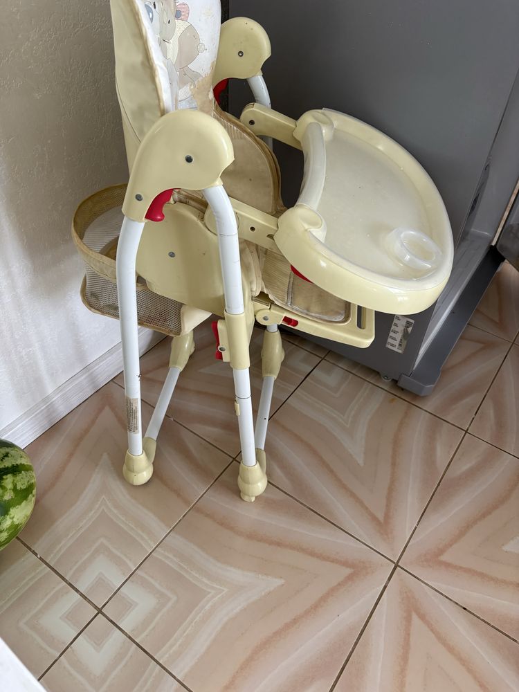 Стол для кормления.