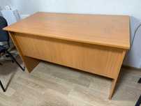 Продаются 2 офисных стола, 120×60 и 64× 36, раздельно можно, скидка
